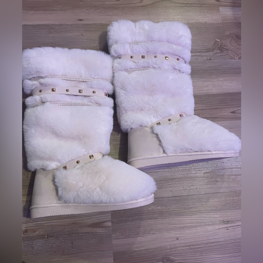 JustFab White Fur Moccasins